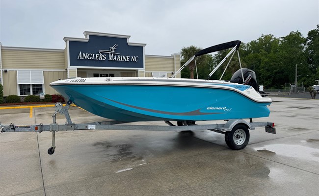 2022 Bayliner M17